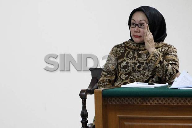 Ratu Atut Divonis 4...