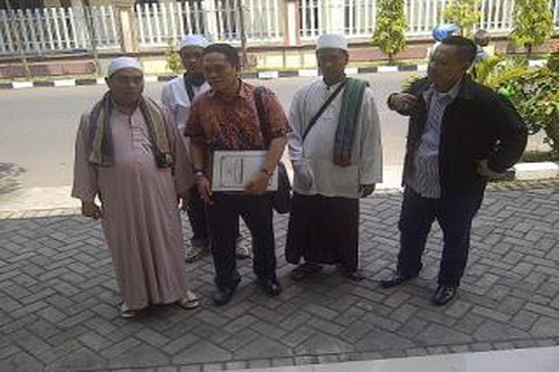 FPI Laporkan Tuhan Membusuk...