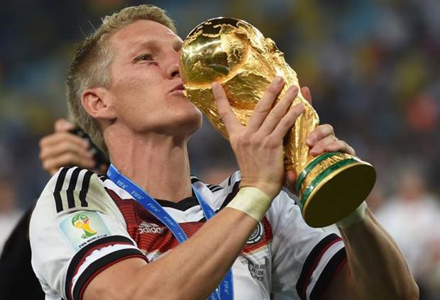 Schweinsteiger Kapten...