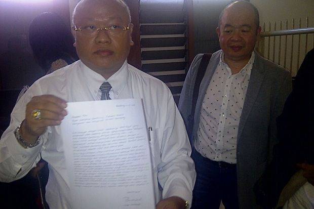 Yurel Tulis Surat Permintaan...
