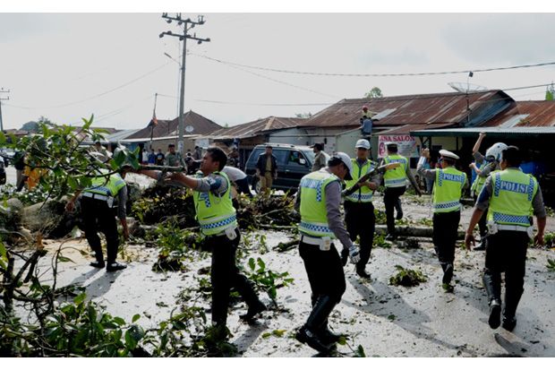 Badai Puting Beliung...
