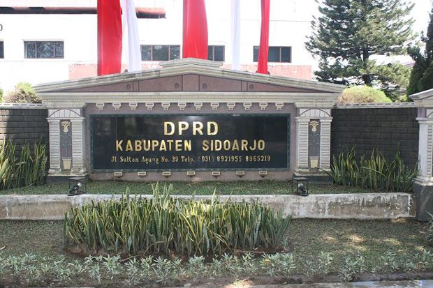 Anggota DPRD Sidoarjo...
