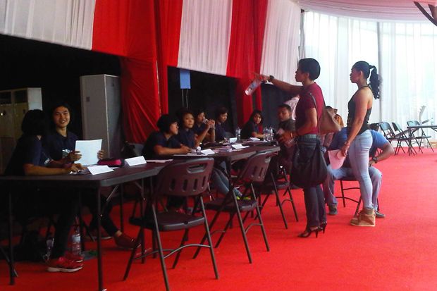 Pria Atletis dan Wanita...