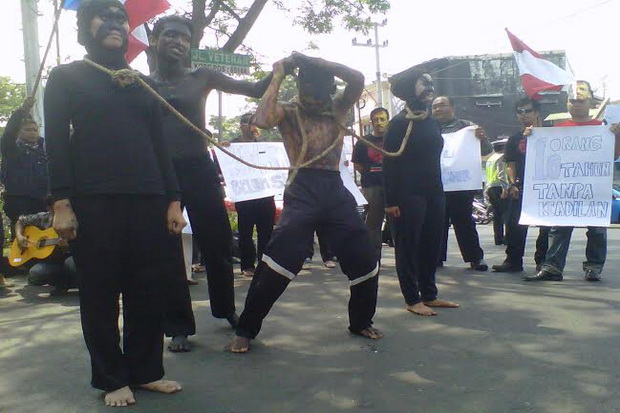 Jokowi Diminta Tuntaskan...