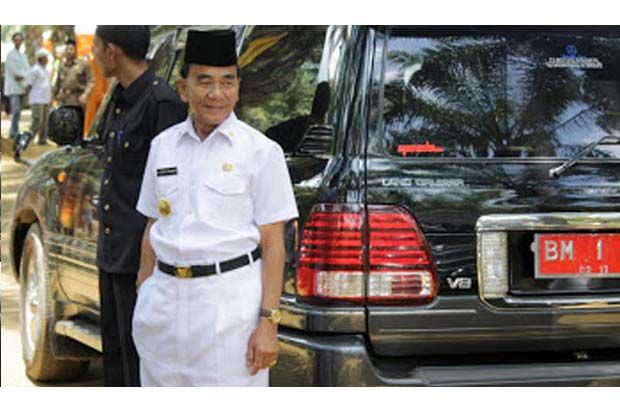 Hindari Mahasiswa, Pelat...