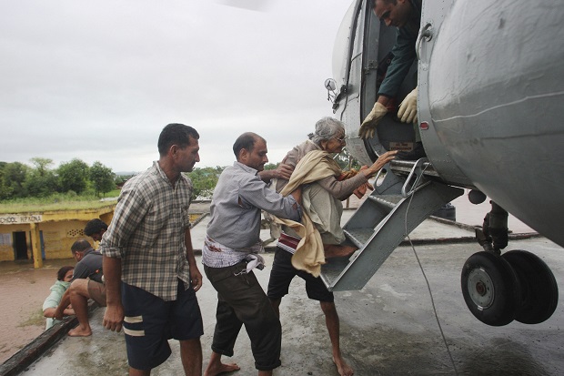 Banjir Dahsyat Landa...