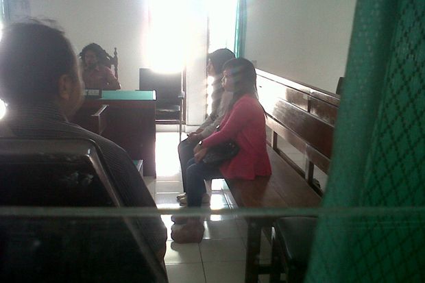 Mengintip Mahasiswi...