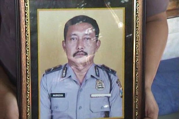 Isak Tangis Warnai Pemakaman...