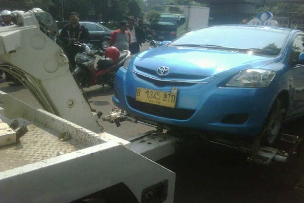 Taksi dan Avanza Juga...