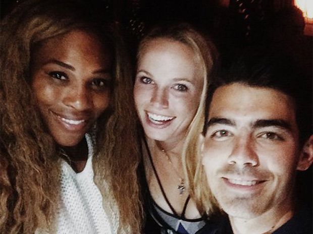 Wozniacki Dugem Bareng...