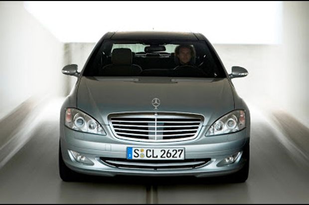 Mobil Menteri Jokowi...