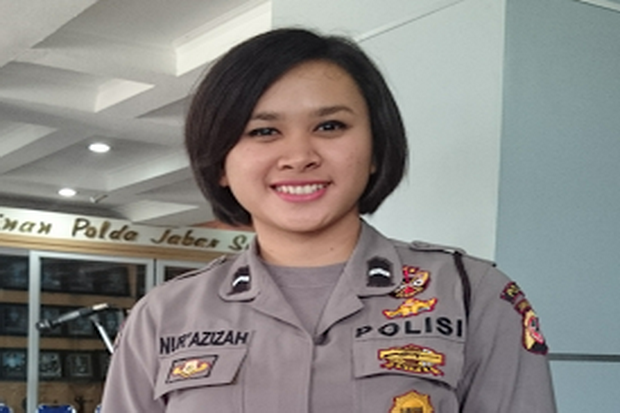 Nur Azizah, Polwan Cantik...