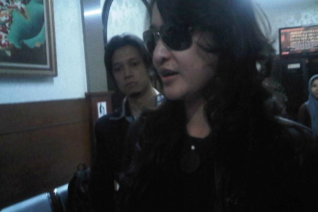 Pemeran Wanita Video...
