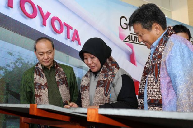 Auto2000 Kediri Suharmadji...