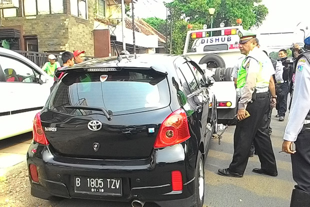 Usai Pemakaman Mobil...