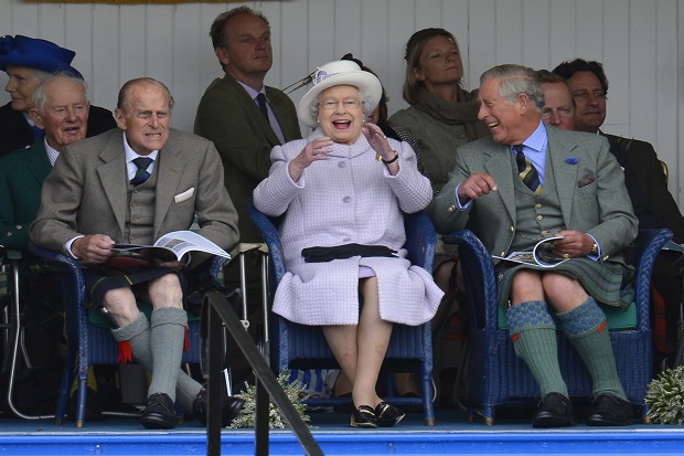 Ratu Elizabeth II: Skotlandia...