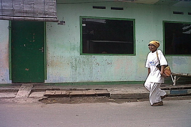 Densus 88 Geledah Rumah...
