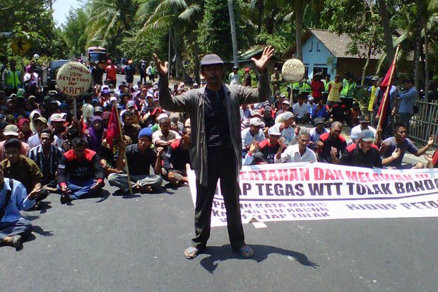 Tolak Bandara Kulon...