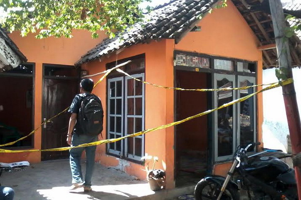 Pembuat Petasan Kritis...