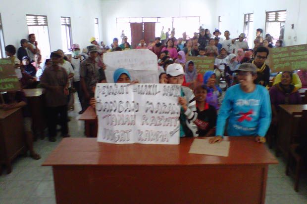 Tolak Bandara Kulon...