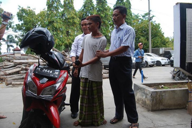 Berhenti SMP, SLH Keluar...