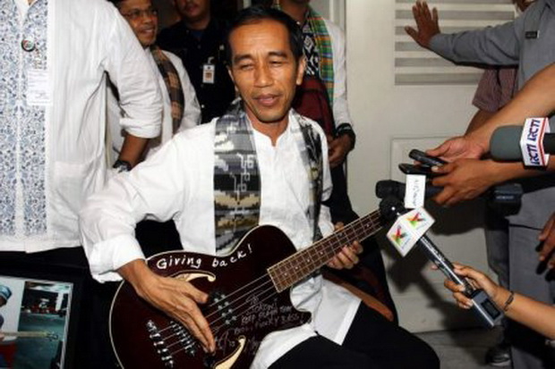 KPK Akan Lelang Gitar...