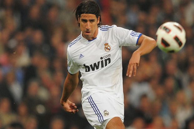 Januari, Khedira Berkostum...