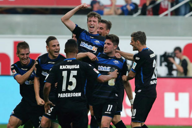 Wow! Gelandang Paderborn...