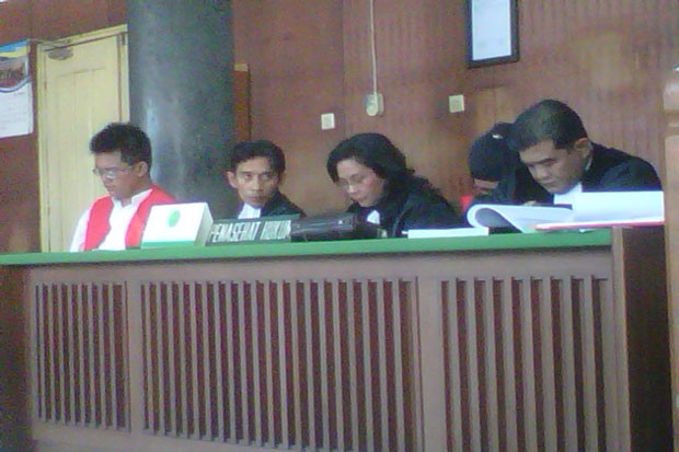 Kesaksian Keluarga Ade...