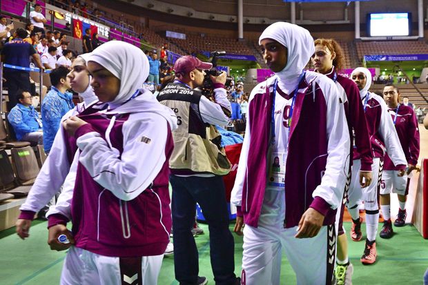 Dilarang Berhijab, Qatar...