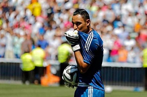 Navas Rahasiakan Debut...