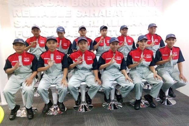 12 Teknisi Handal Daihatsu...