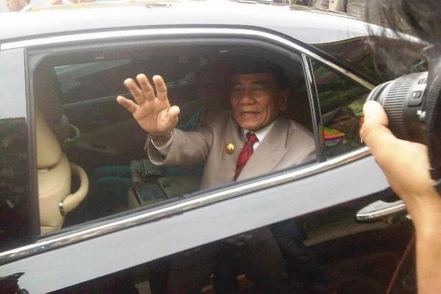Gubernur Riau Dikabarkan...