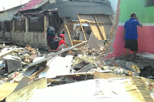Dibongkar petugas, Warga...