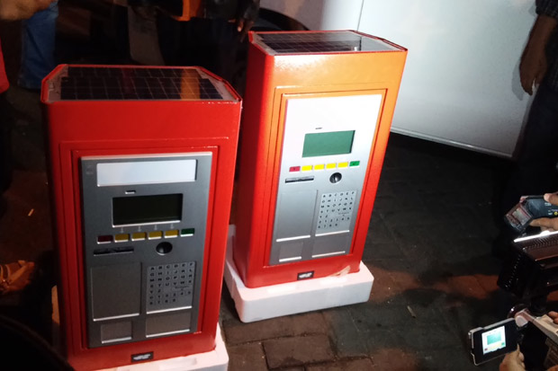 Alat Parkir Meter di...