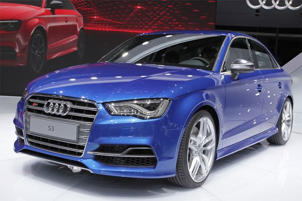 Fitur Audi S3 Sedan...