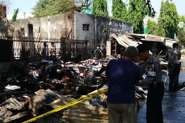 15 Lapak Pemulung di...