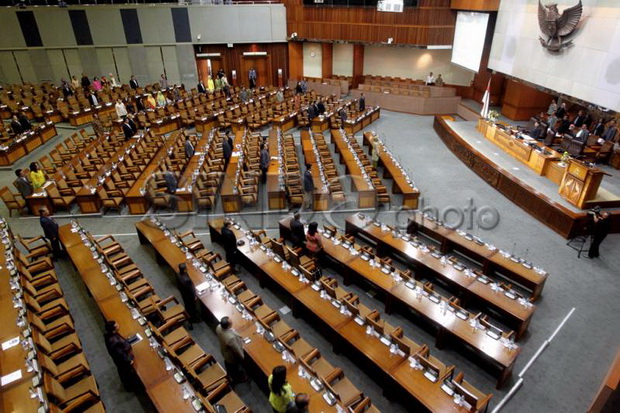 Paripurna Terakhir DPR...