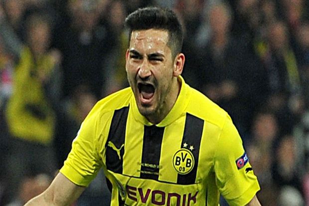 Ilkay Gundogan Merumput...