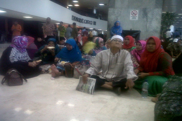 Ribuan Keluarga Legislator...