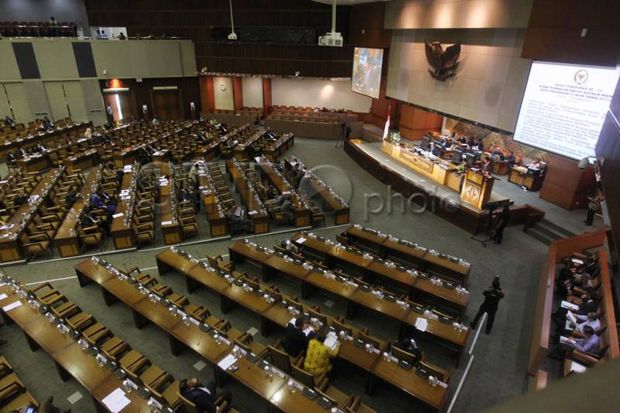 Anggota DPR Termuda...