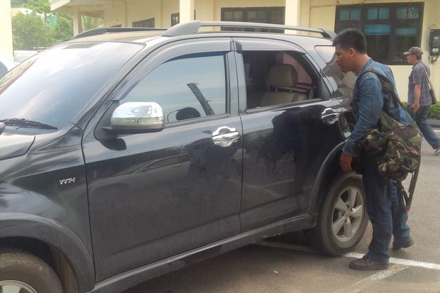 Pelaku Pecah Kaca Mobil...