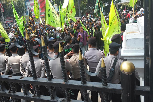 FBR Dukung Ahok Mundur