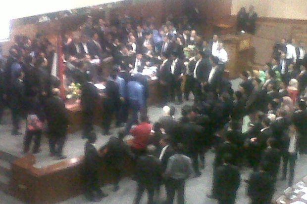 Gaduh, Sidang Pemilihan...