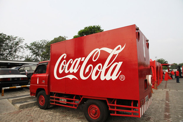 Gandeng Sekolah, Coca-cola...