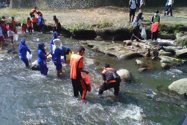 Ratusan Pelajar Pantau...
