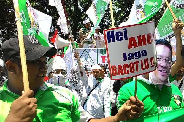 Anggota FPI Ngamuk di...