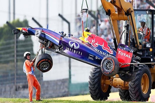 Ricciardo Alami Tabrakan...