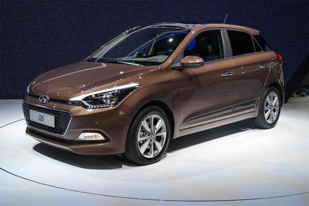 Hyundai i20 Pasang Pose...