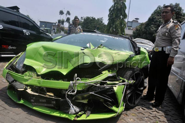 Lamborghini Hotman Tak...